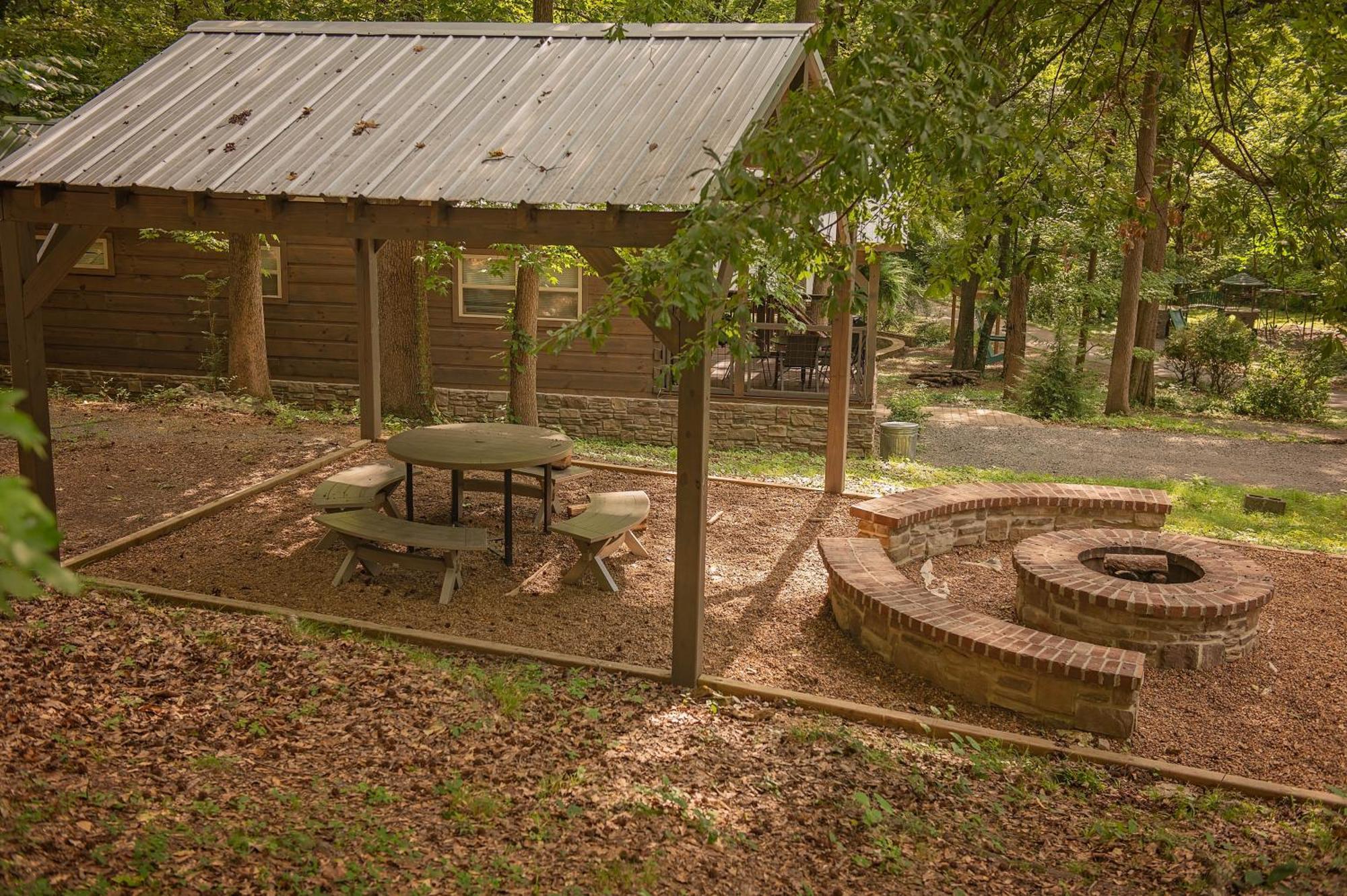 Lena Cabin Wooded Tiny Cabin - Hot Tub ชัททานูกา ภายนอก รูปภาพ